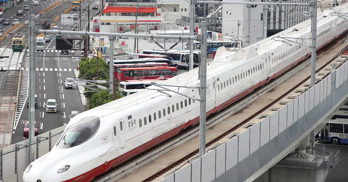 At least four injured from chemical leak on Japan bullet train