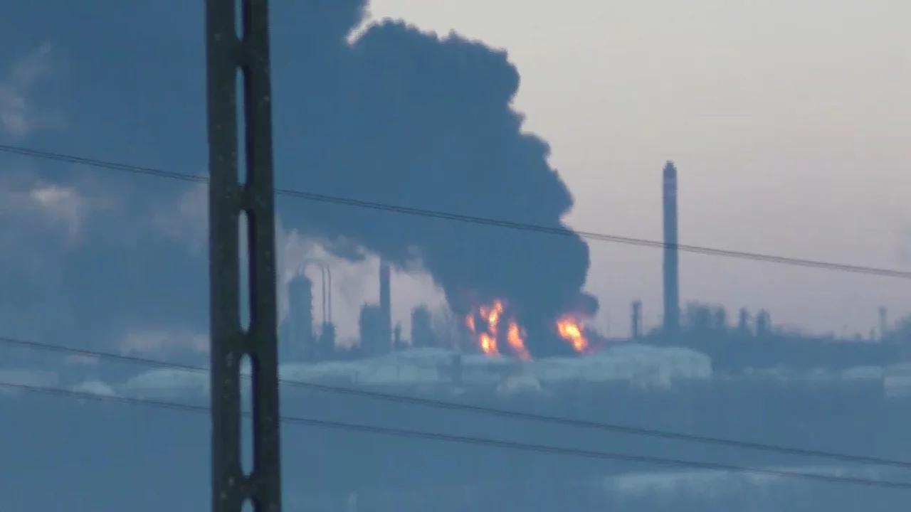 Huge fire and smoke at Hungary’s largest refinery
