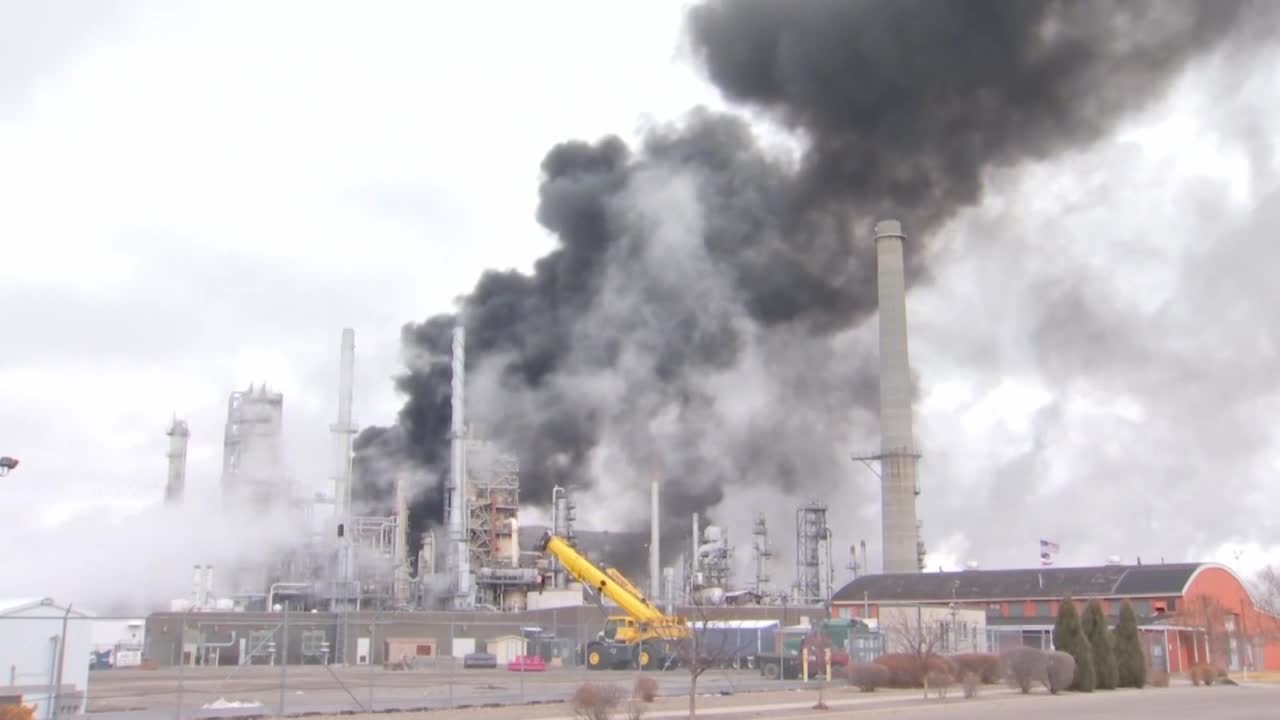 Firefighters responding to Billings refinery fire – VIDEO